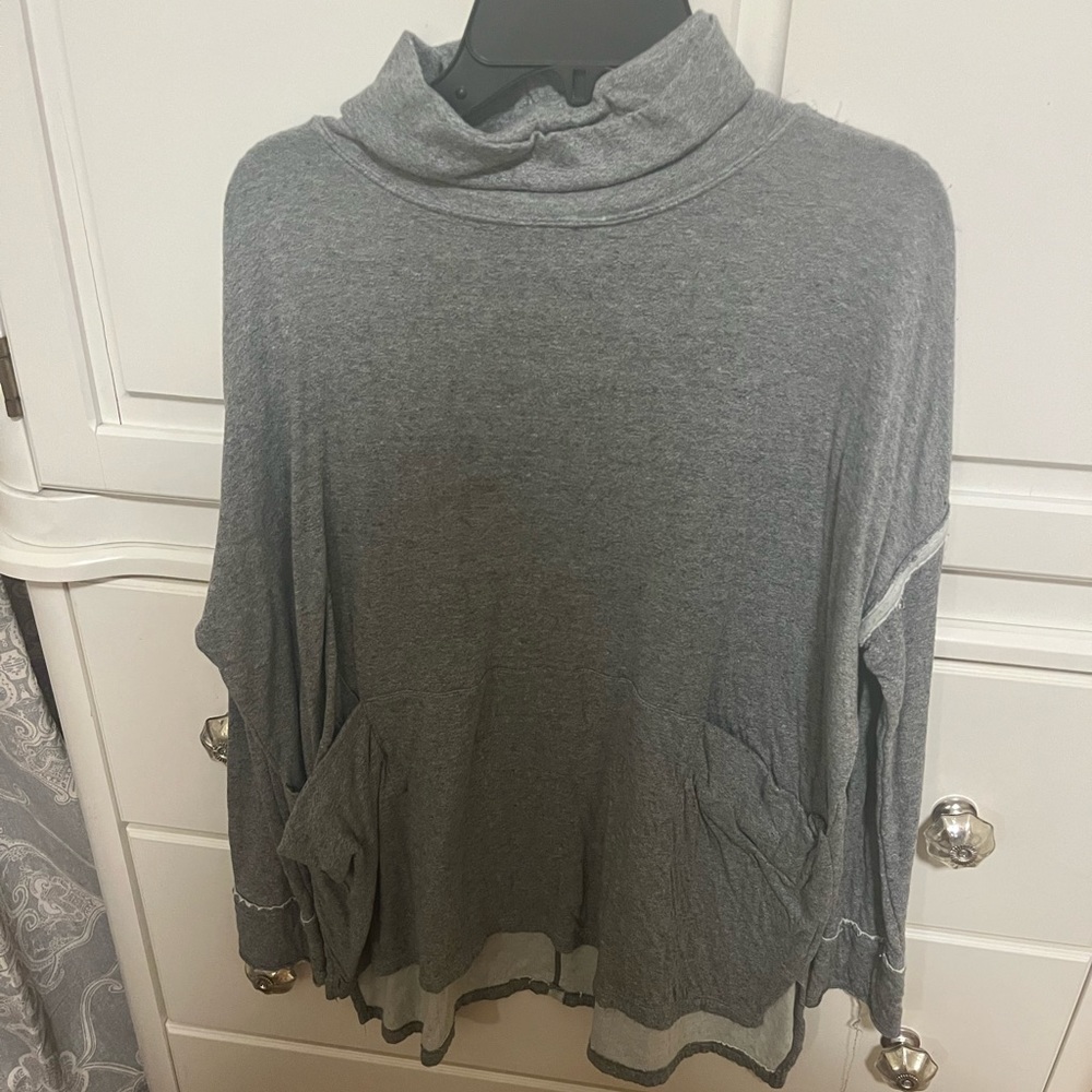 Free people sweater! Size small